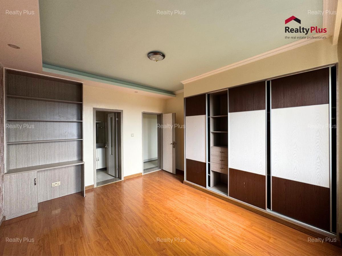 3 Bed Apartment with En Suite at Dennis Pritt Road - 14