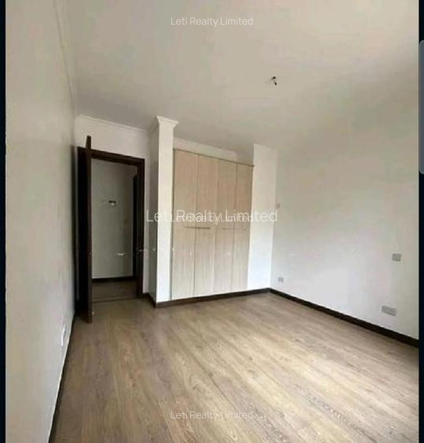 4 Bed Townhouse with En Suite in Lavington - 12