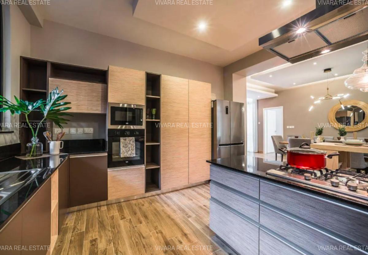 3 Bed Apartment with En Suite in Riverside - 3