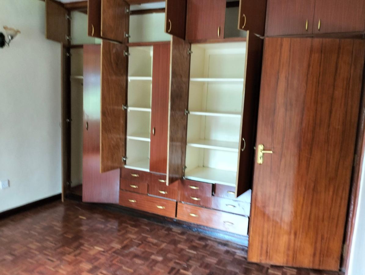 5 Bed Townhouse with En Suite in Lavington - 16