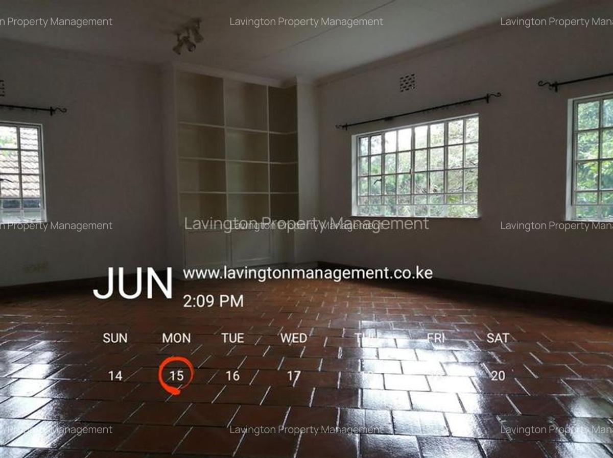 4 Bed House with En Suite at Lavington Green - 16