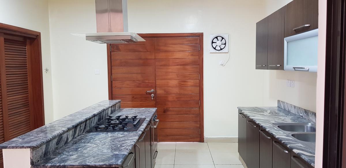 6 Bed Townhouse with En Suite at Muthangari Drive - 4