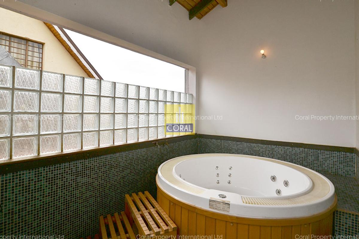 5 Bed Townhouse with En Suite in Lavington - 17