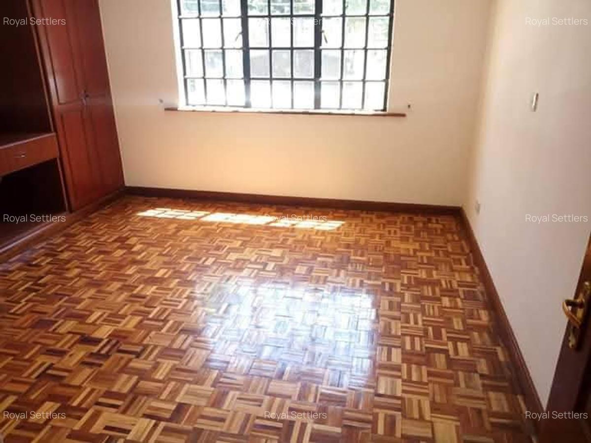 4 Bed Apartment with En Suite at Brookside Grove - 7