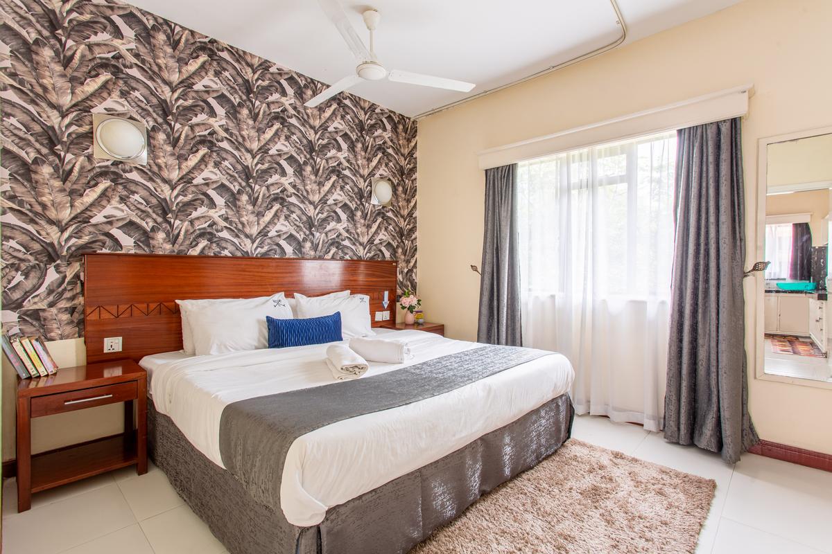 Serviced 1 Bed Apartment with En Suite at Lantana Road - 1