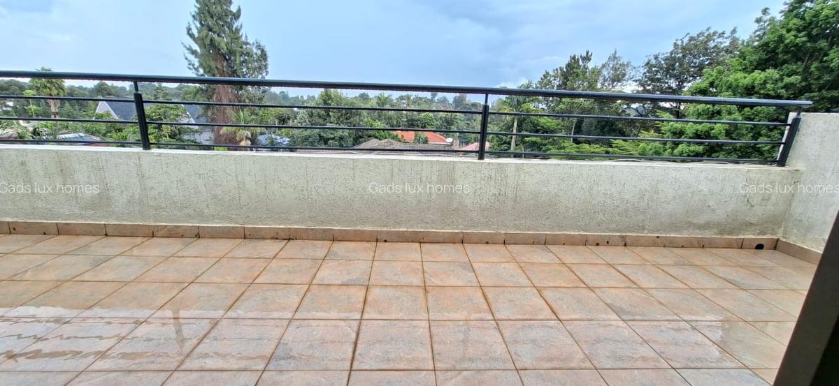 3 Bed Apartment with En Suite at Nyari - 15