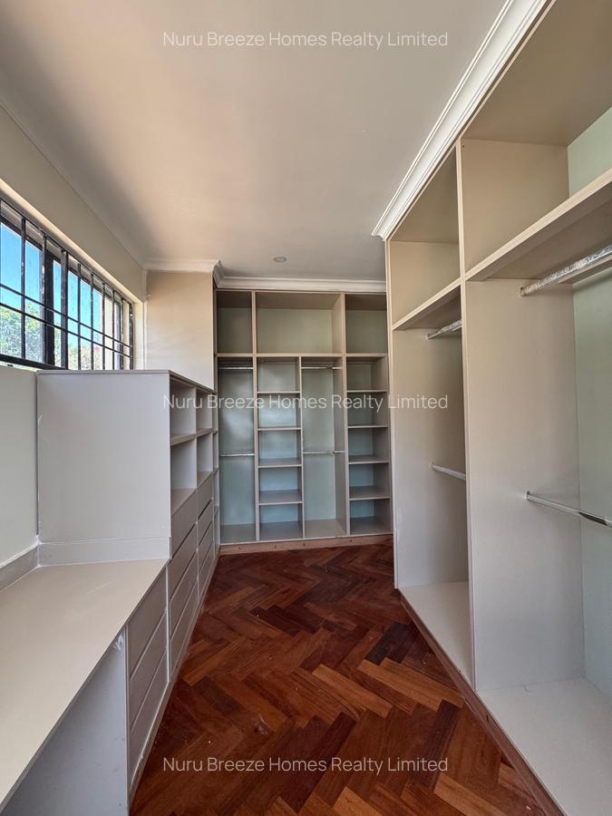 5 Bed Townhouse with En Suite in Loresho - 18