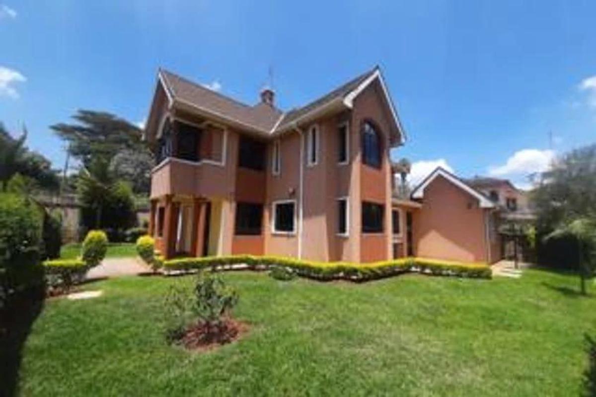 4 Bed Townhouse with En Suite at Lavington - 1