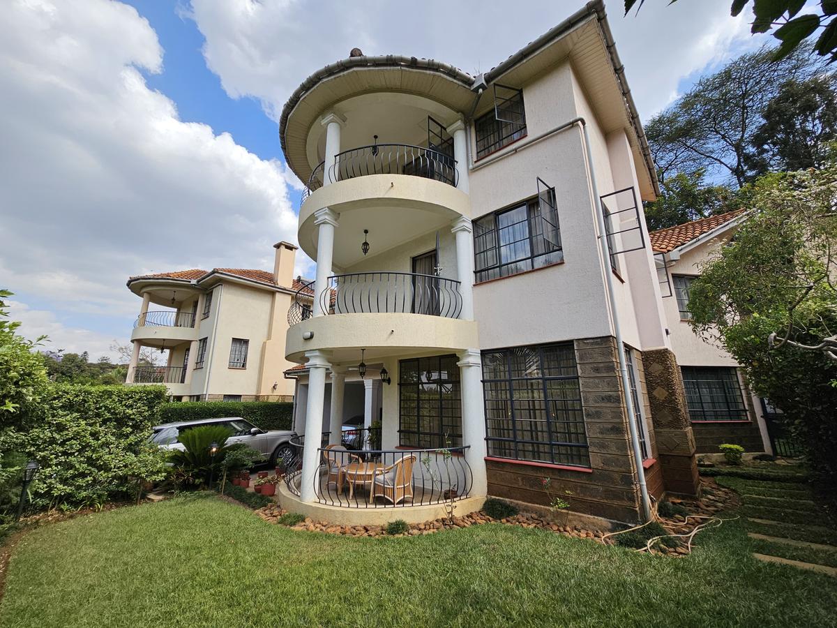 5 Bed Townhouse with En Suite at Lavington - 2