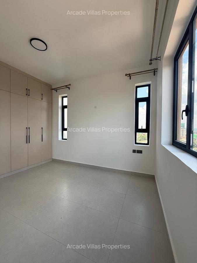3 Bed Apartment with En Suite in Brookside - 6
