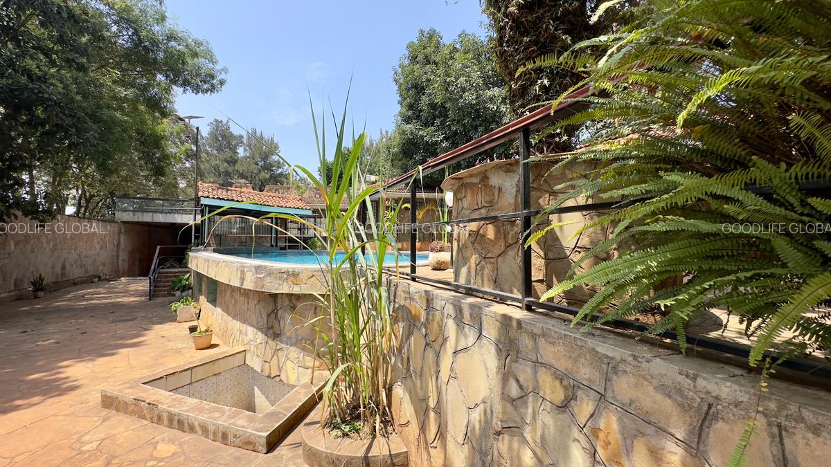 Serviced 2 Bed Apartment with En Suite at Nyari - 6