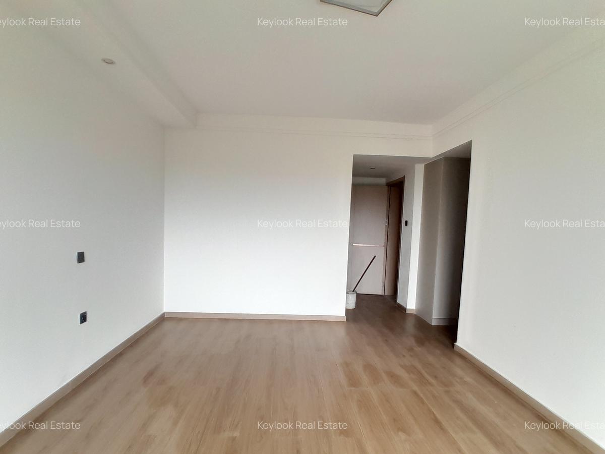3 Bed Apartment with En Suite at Riverside Drive - 13