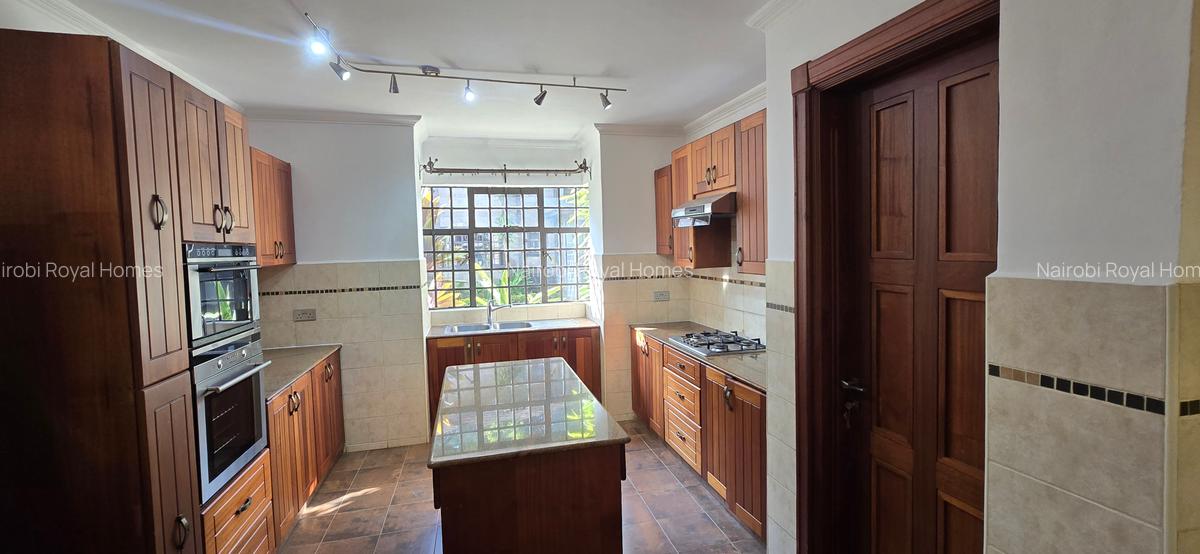 5 Bed Townhouse with En Suite at Peponi Road - 11