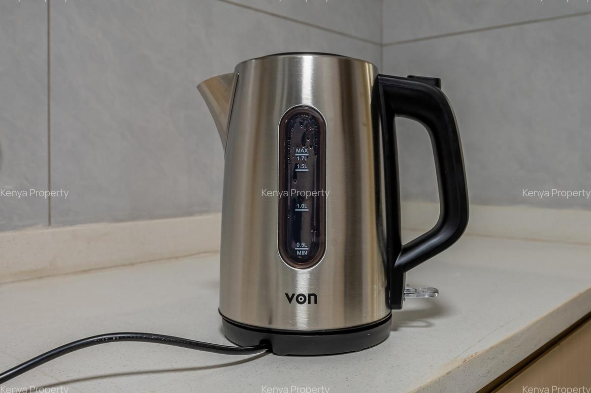 Serviced 2 Bed Apartment with En Suite at Riverside - 18