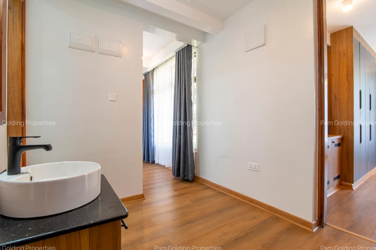 2 Bed House at Ridgeways Road - 10