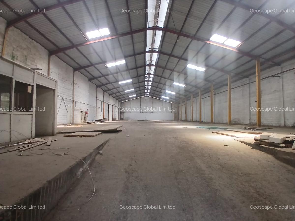 14,000 ft² Warehouse with Backup Generator in Industrial Area - 4