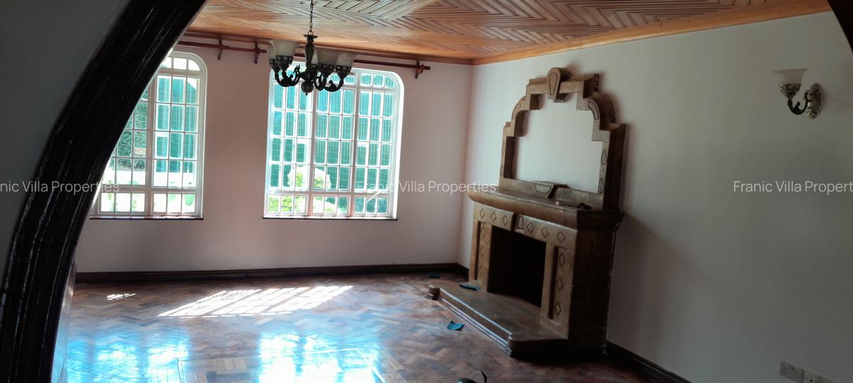 5 Bed House with En Suite at Nyari Central - 5