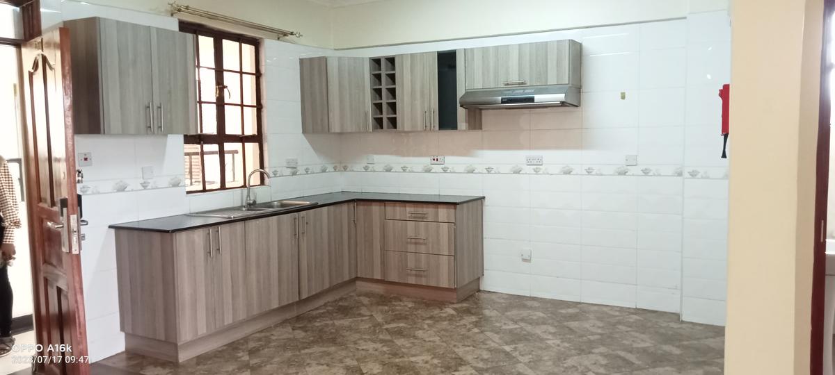 1 Bed Apartment with En Suite in Kilimani - 1