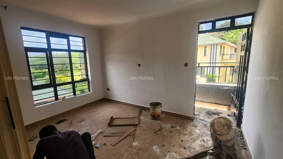 4 Bed House with En Suite at Parkplace - 14