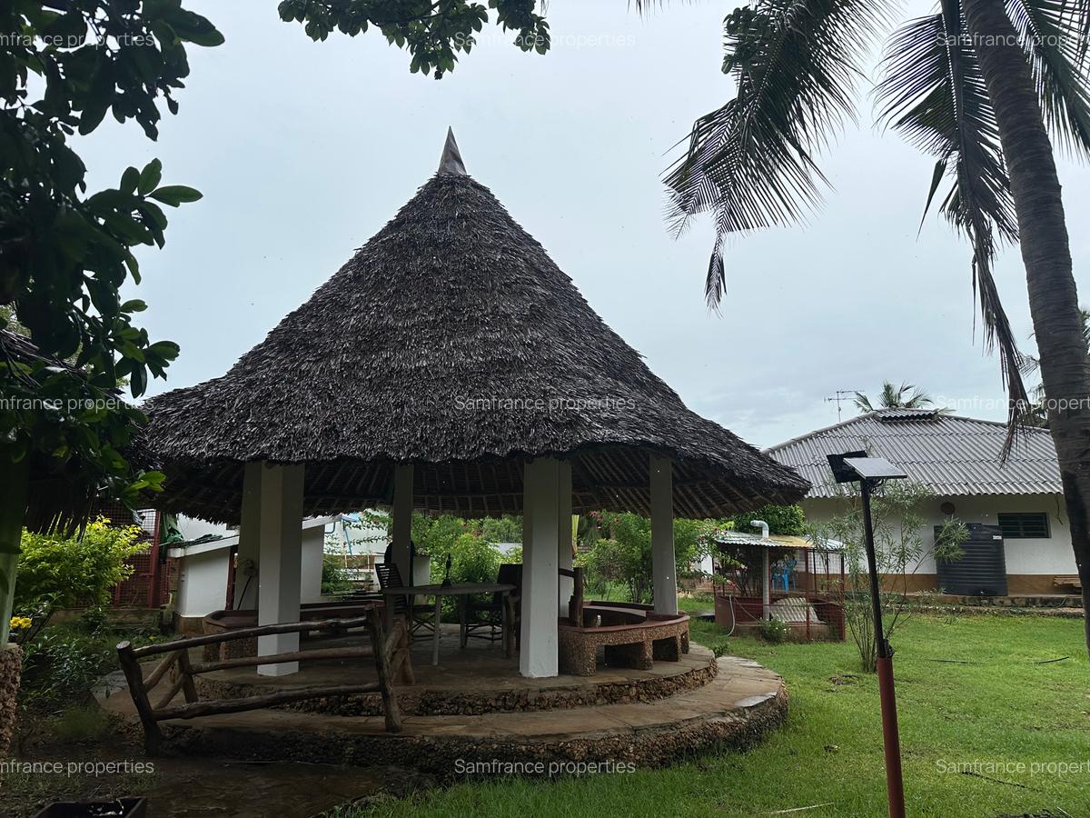 4 Bed Villa with En Suite at Diani Beach Road - 6