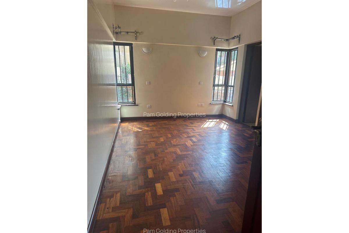 4 Bed Apartment at Brookside Drive - 9