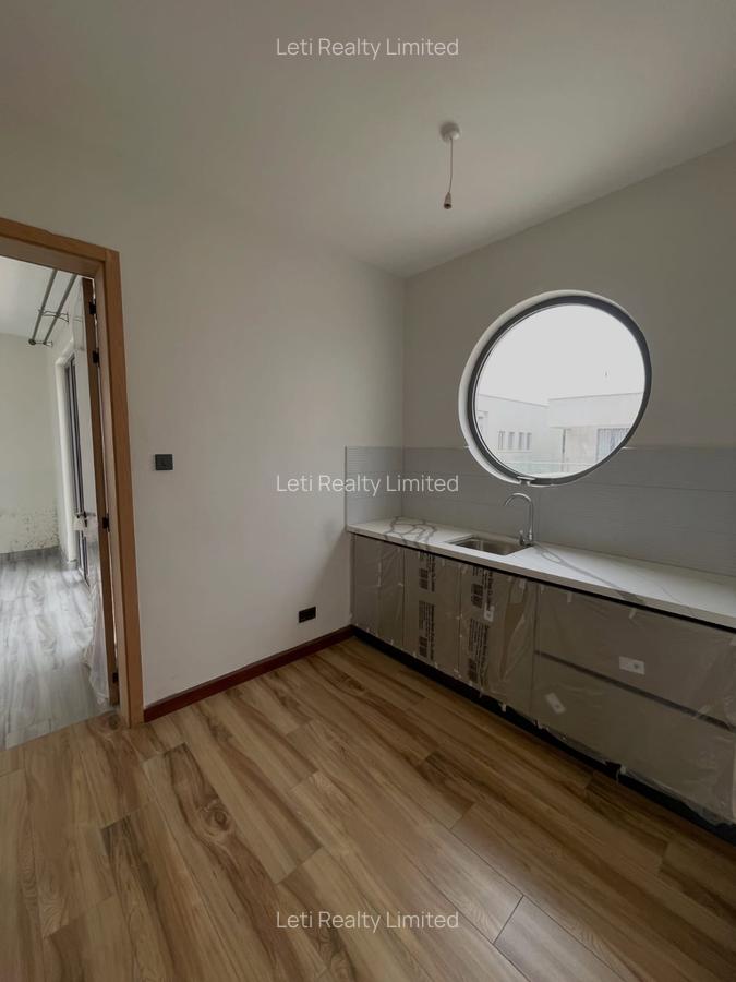 6 Bed Townhouse with En Suite in Lavington - 12