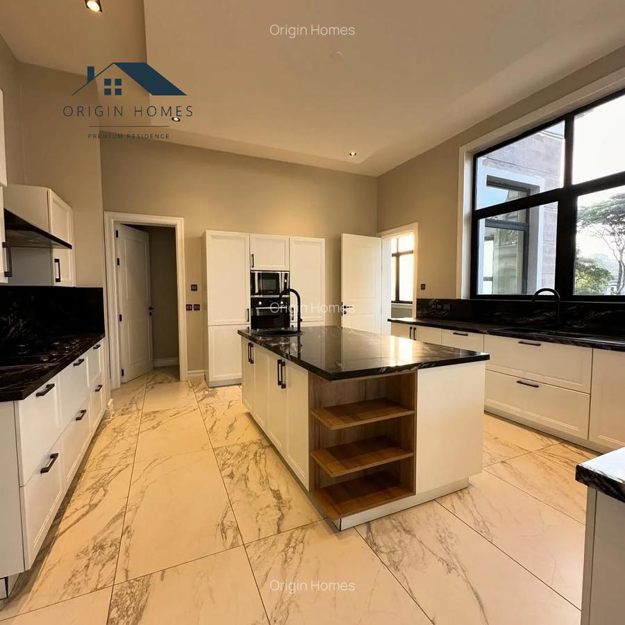 5 Bed Townhouse with En Suite at Loresho - 5