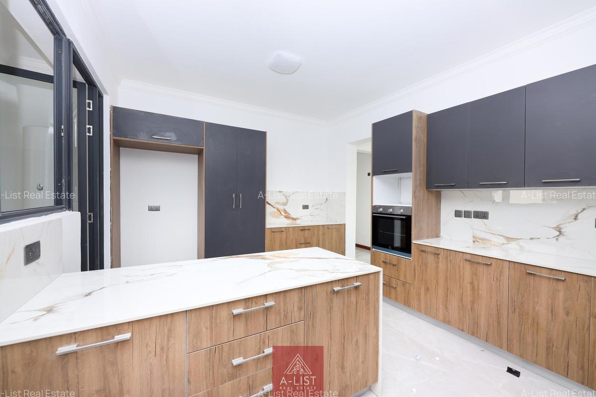 3 Bed Apartment with En Suite at Nyando Road - 5