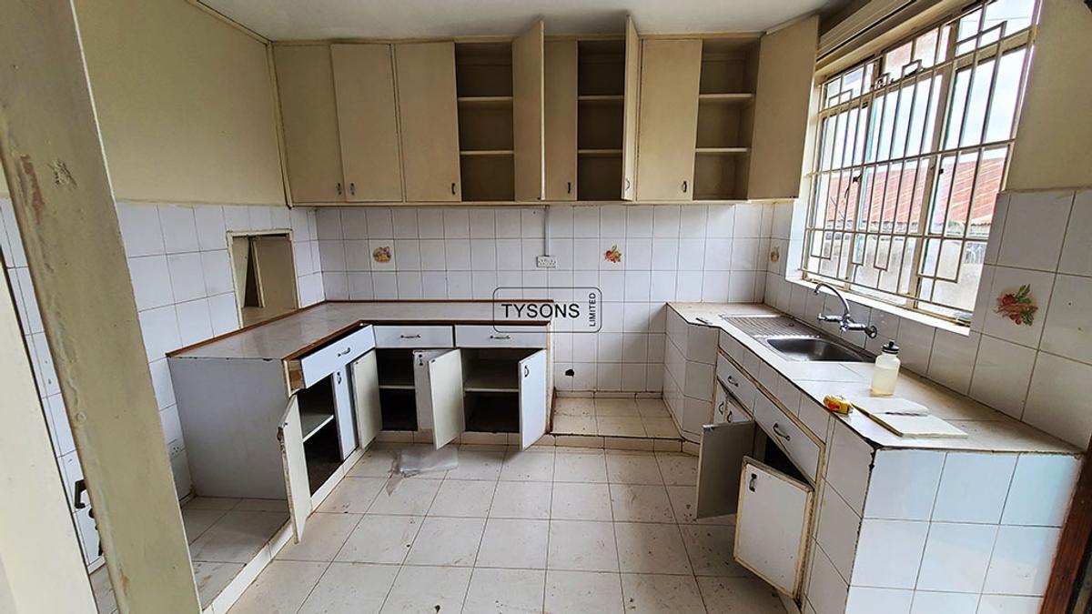 5 Bed House with En Suite in Kangemi - 4