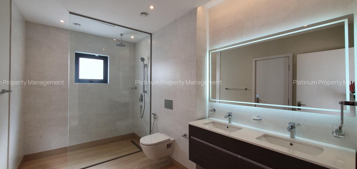 5 Bed Townhouse with En Suite in Kyuna - 18