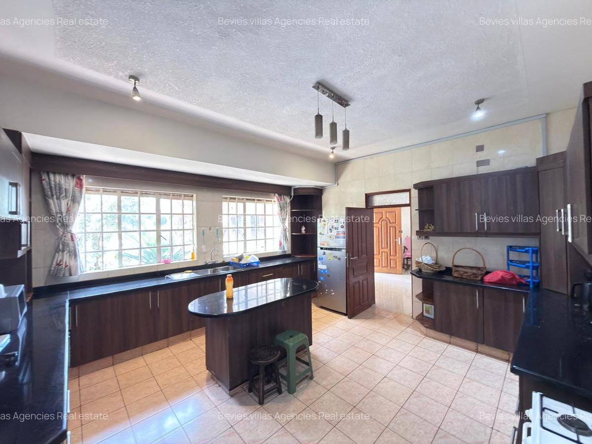 5 Bed Townhouse with En Suite at Westlands - 9