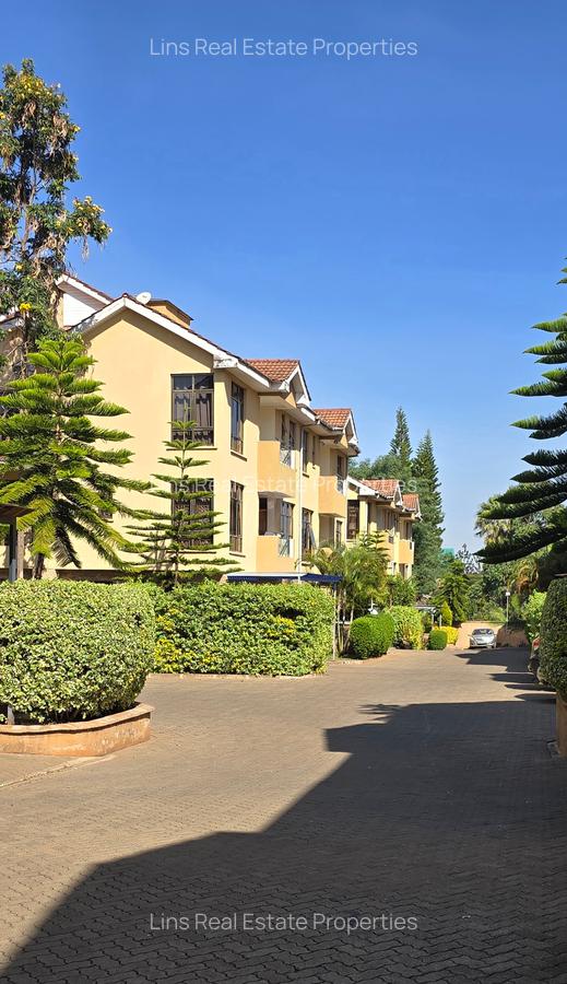 5 Bed Townhouse with En Suite in Lavington - 2