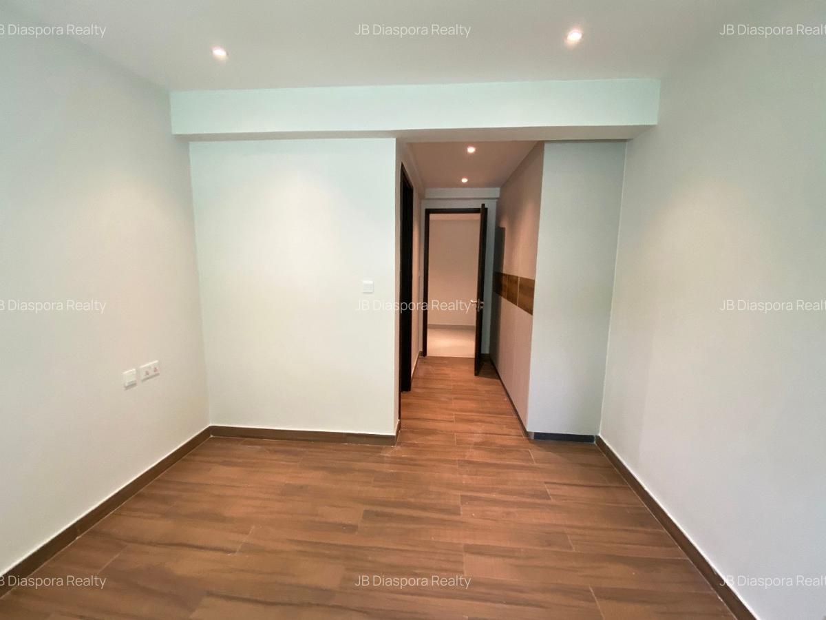 5 Bed Apartment with En Suite at General Mathenge - 5