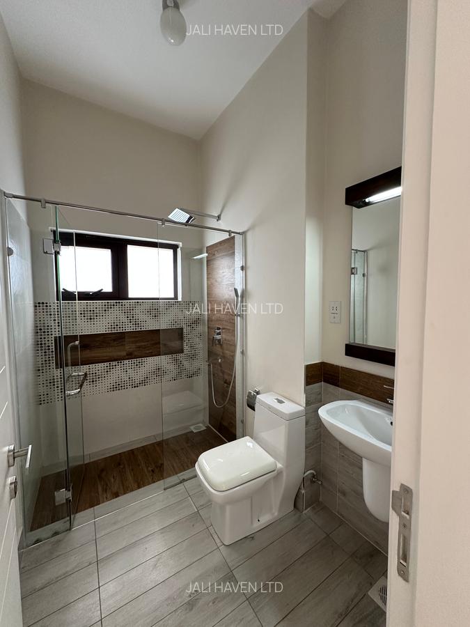 4 Bed Villa with En Suite in Langata - 15