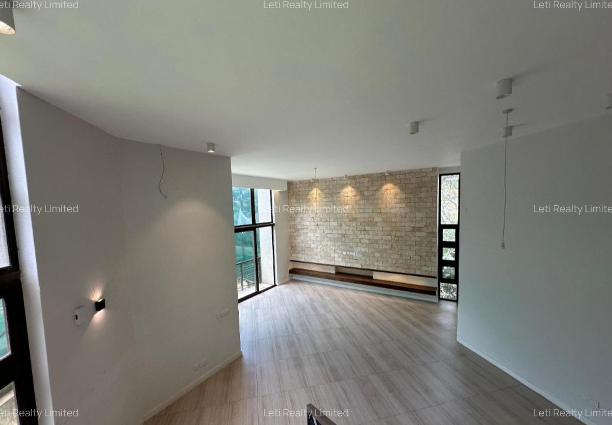 4 Bed Townhouse with En Suite in Lavington - 10