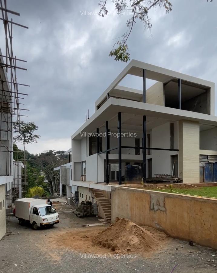 5 Bed Villa with En Suite in Lavington - 2