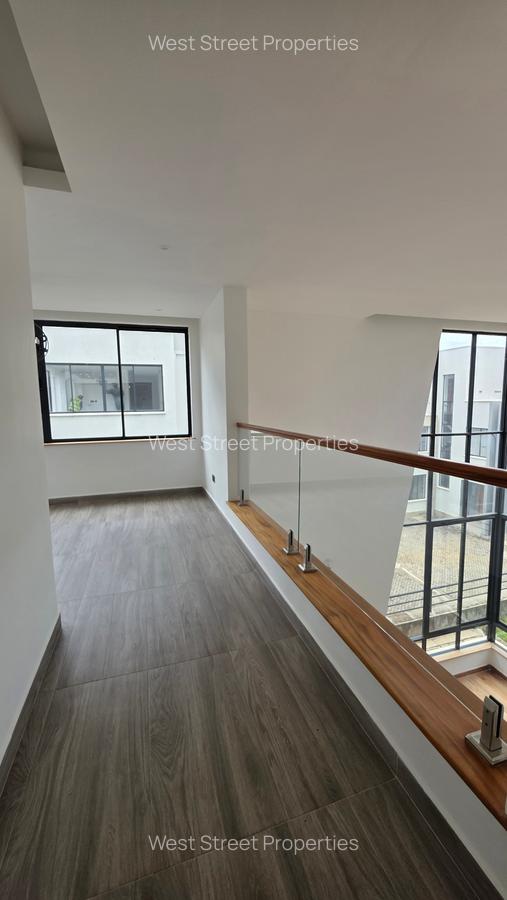 5 Bed Villa with En Suite at Lavington - 10