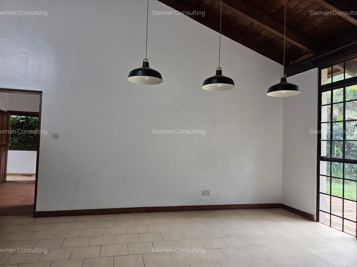 4 Bed House with Garden in Spring Valley - 1