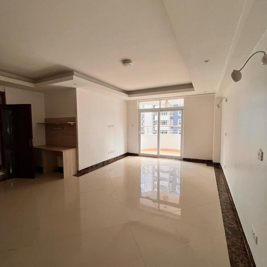 3 Bed Apartment with En Suite in Lavington - 6