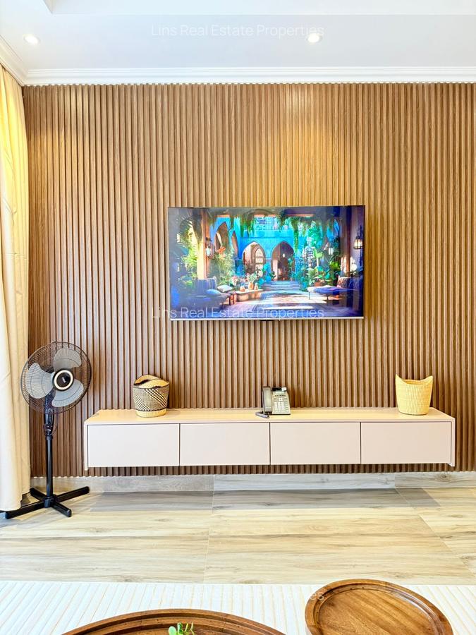 Serviced 2 Bed Apartment with En Suite in Brookside - 7