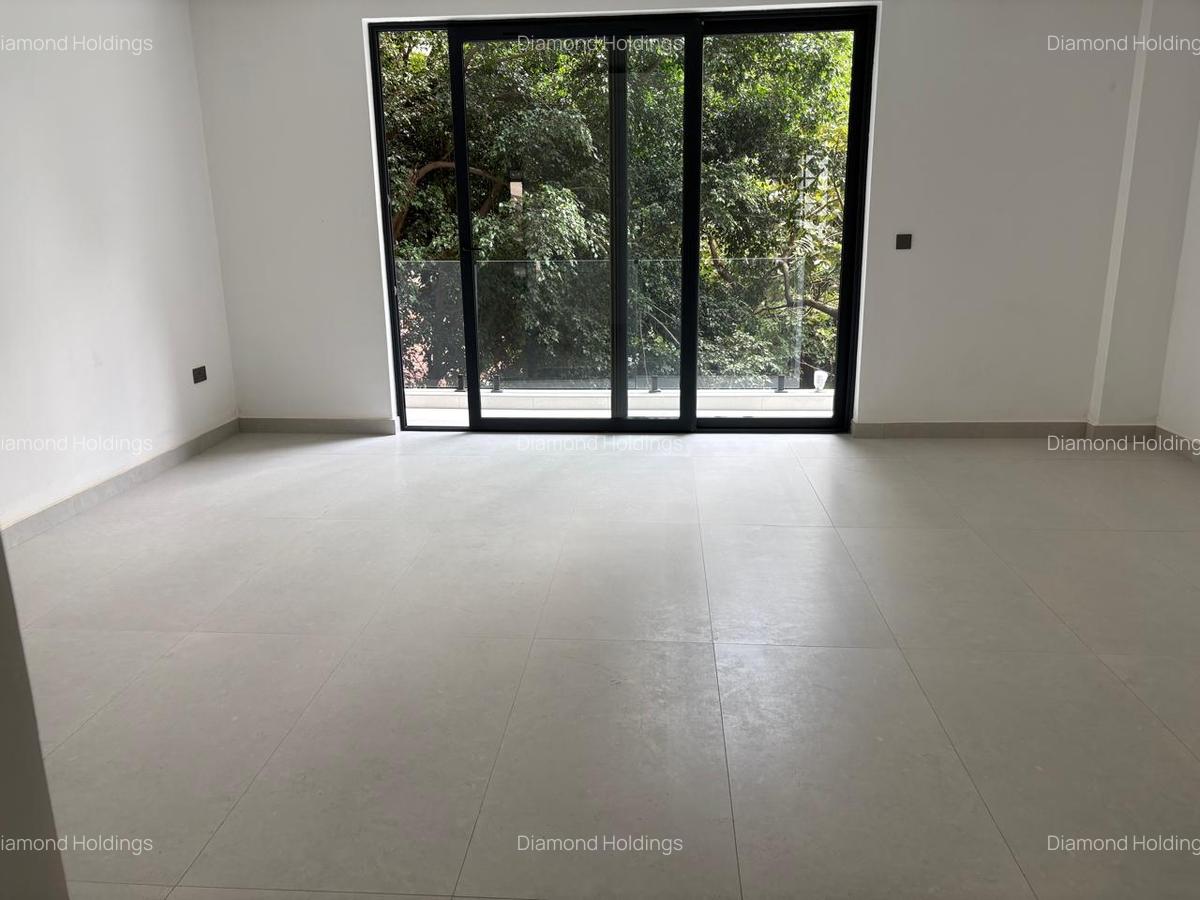 2 Bed Apartment with En Suite at Brookside - 2