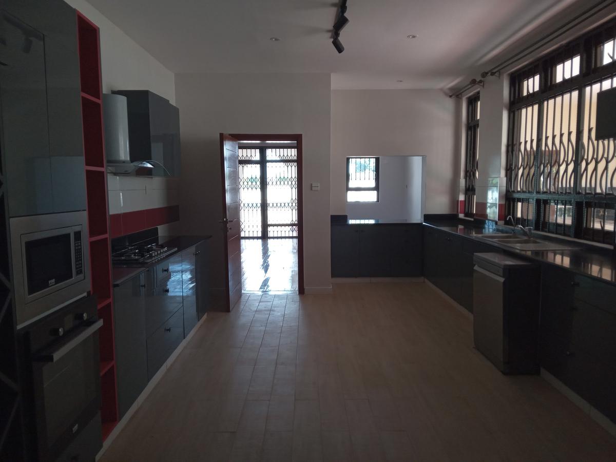 5 Bed House with En Suite at Runda Area - 3