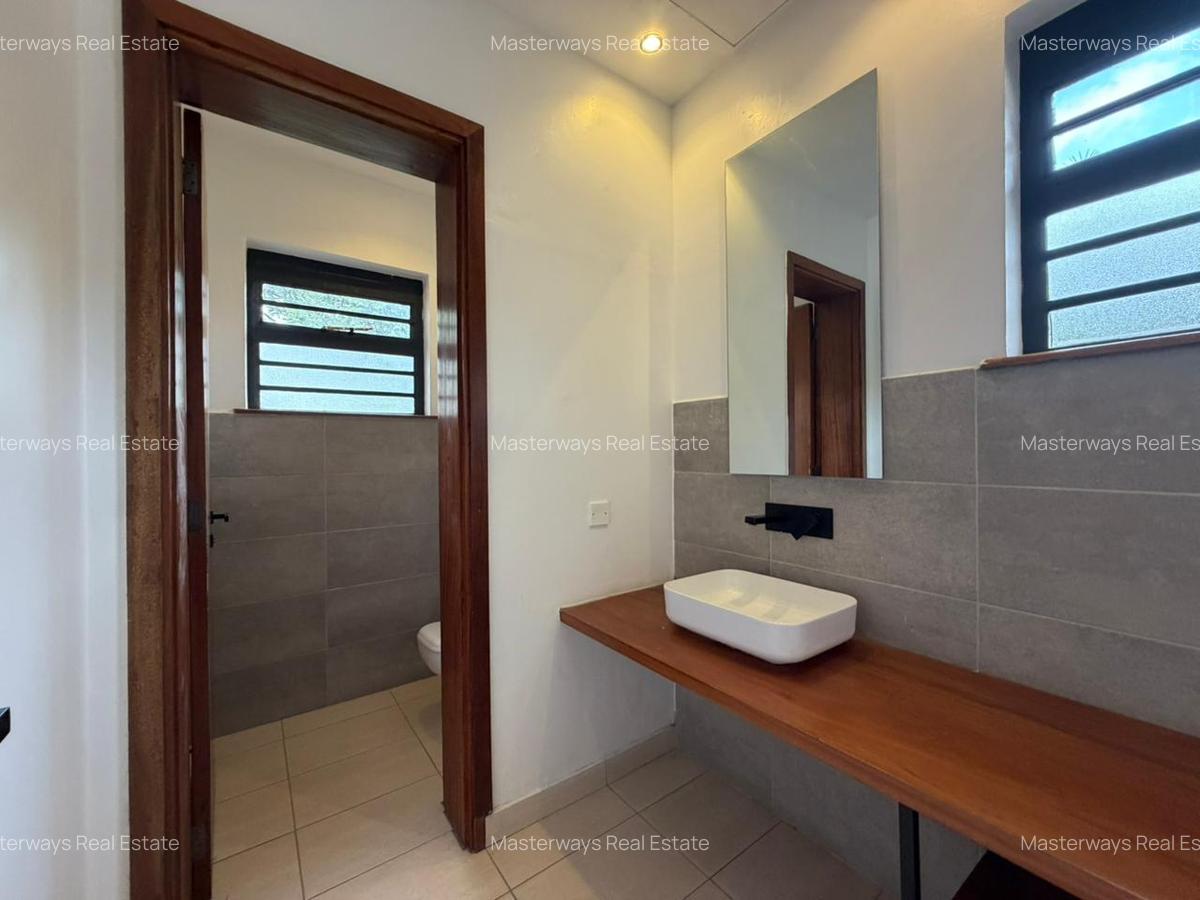 3 Bed House with En Suite in Rosslyn - 20