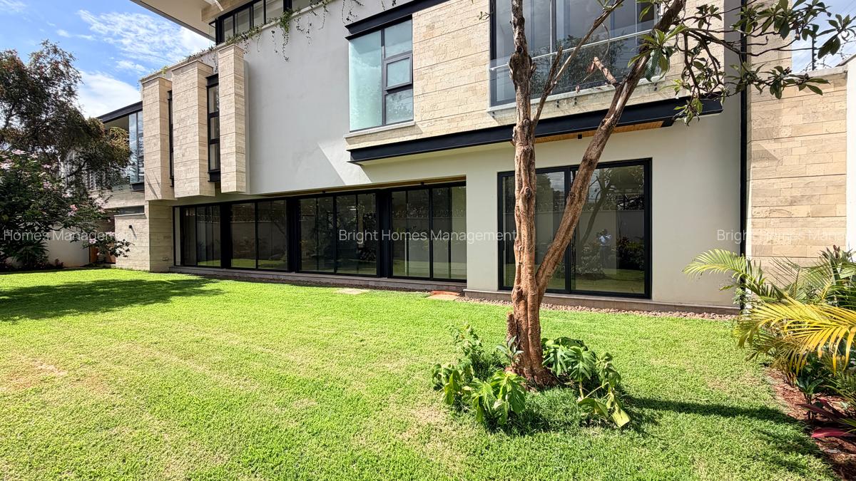 5 Bed Townhouse with En Suite in Westlands Area - 1