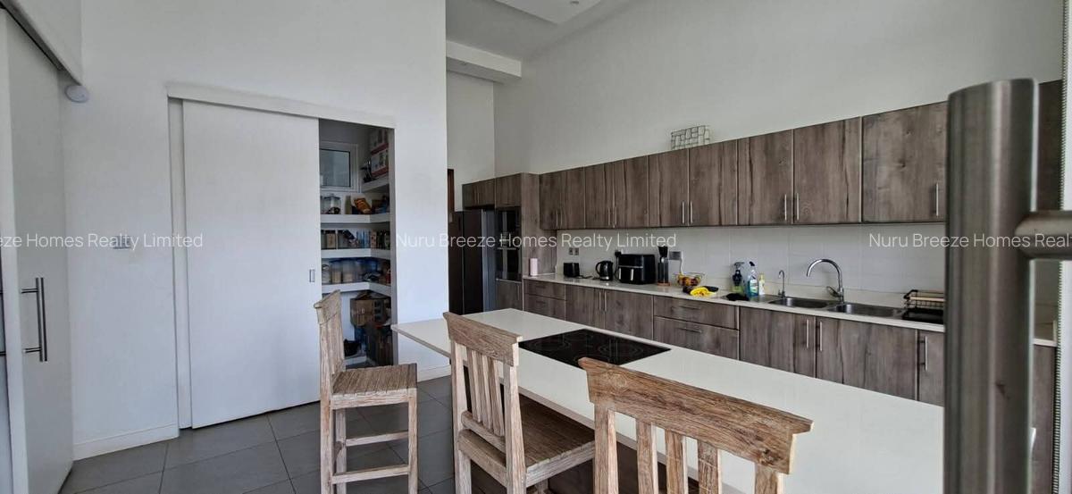 4 Bed Townhouse with En Suite in Spring Valley - 14