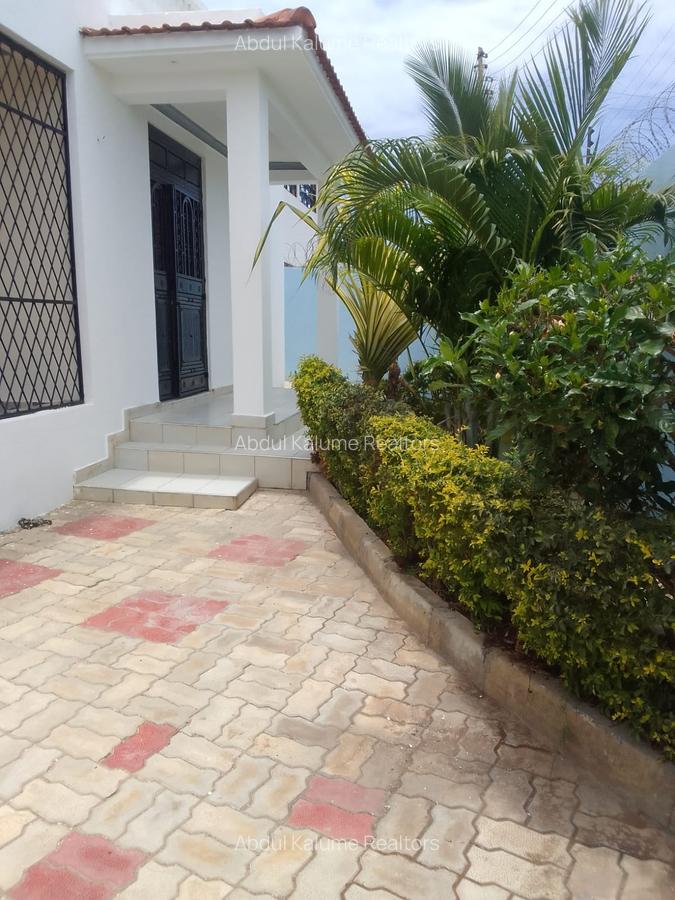 4 Bed House with En Suite at Bamburi - 7