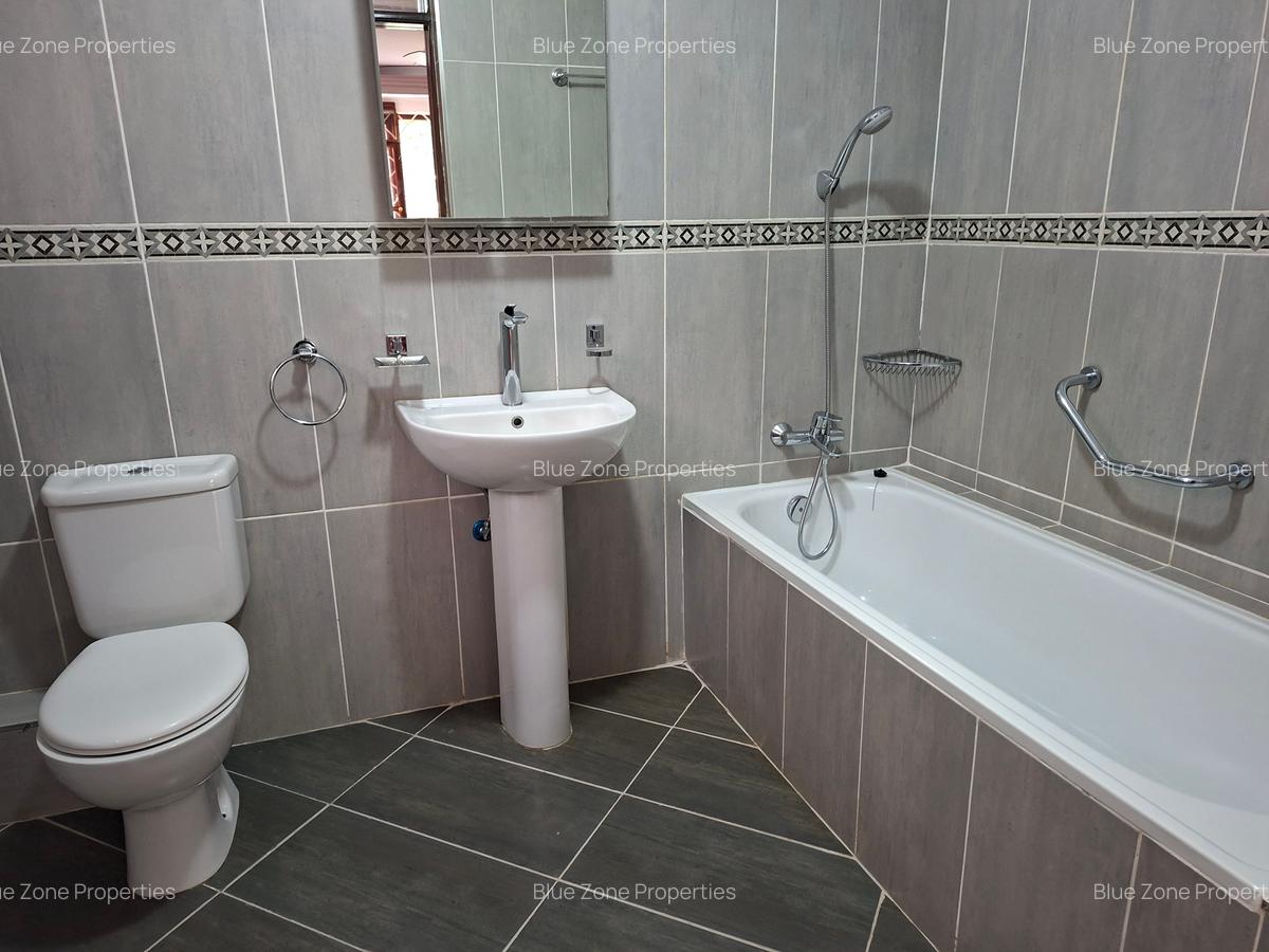 4 Bed House with En Suite at Off Glory Rd - 17