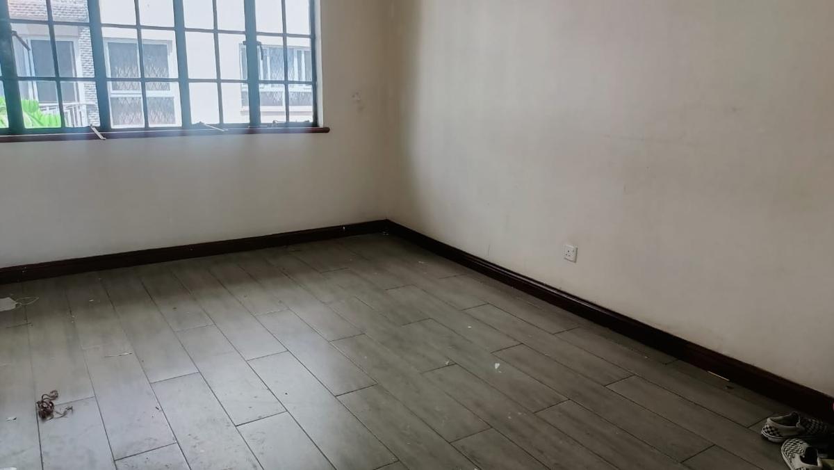 4 Bed Apartment with Gym in Westlands Area - 11