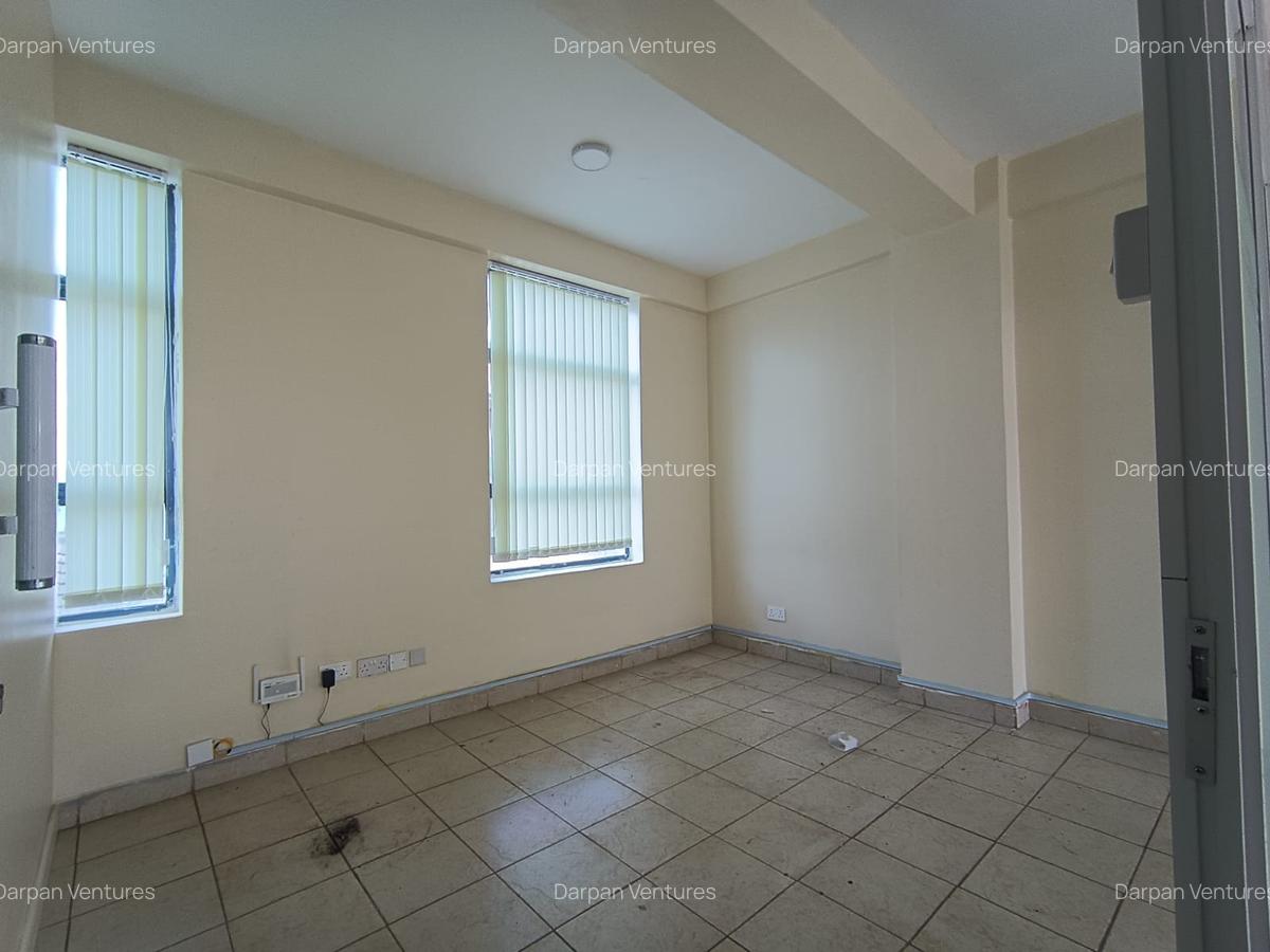 500 ft² Office with Service Charge Included in Westlands Area - 4