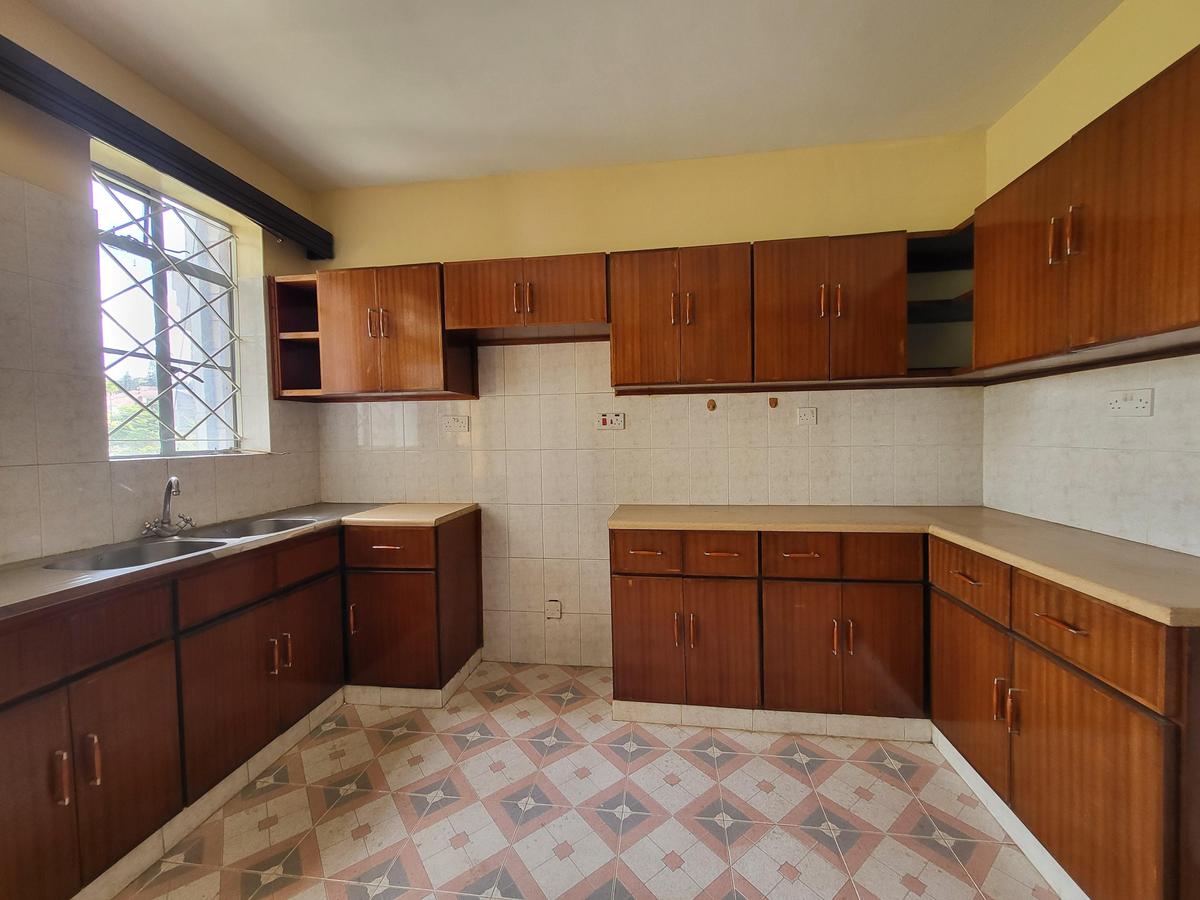 3 Bed Apartment with En Suite in Kileleshwa - 5